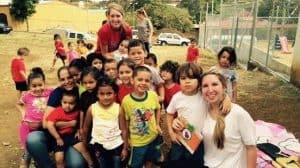 Two Volunteers help local children in Costa Rica