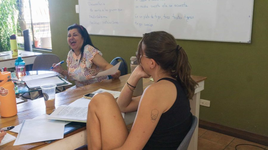 super-intensive-spanish-lesson-adult-classroom-teaching-ticolingo-spanish-school-teacher-laughing