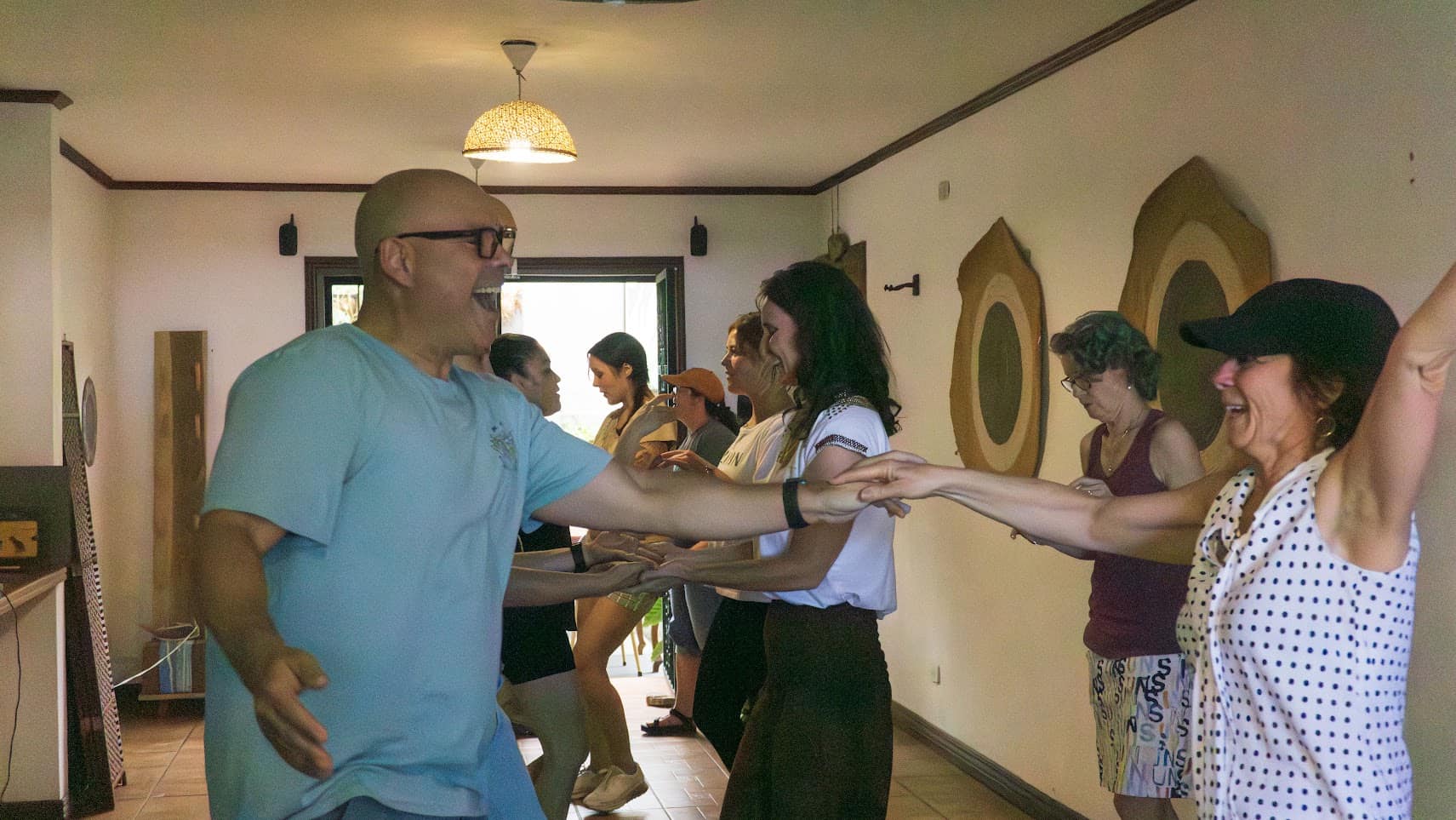 our-students-grouppicture-dancing-salsa-adult-ticolingo-spanish-school-1