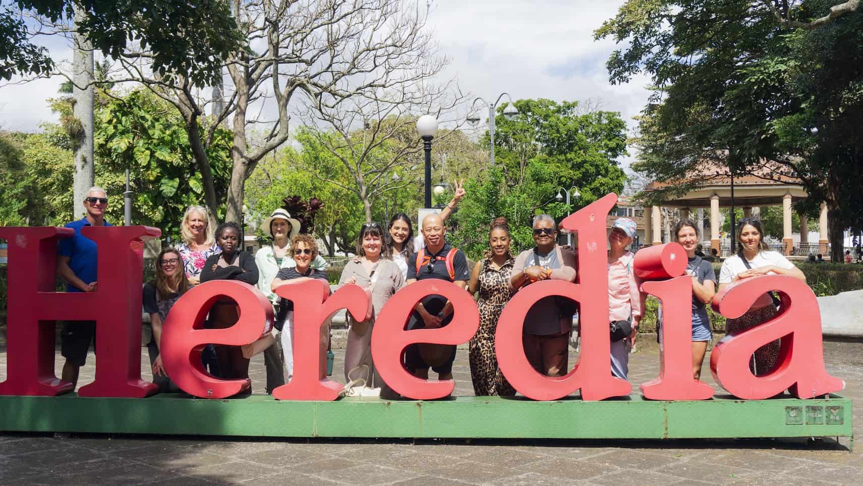 our-students-grouppicture-heredia-adult-header-ticolingo-spanish-school-1