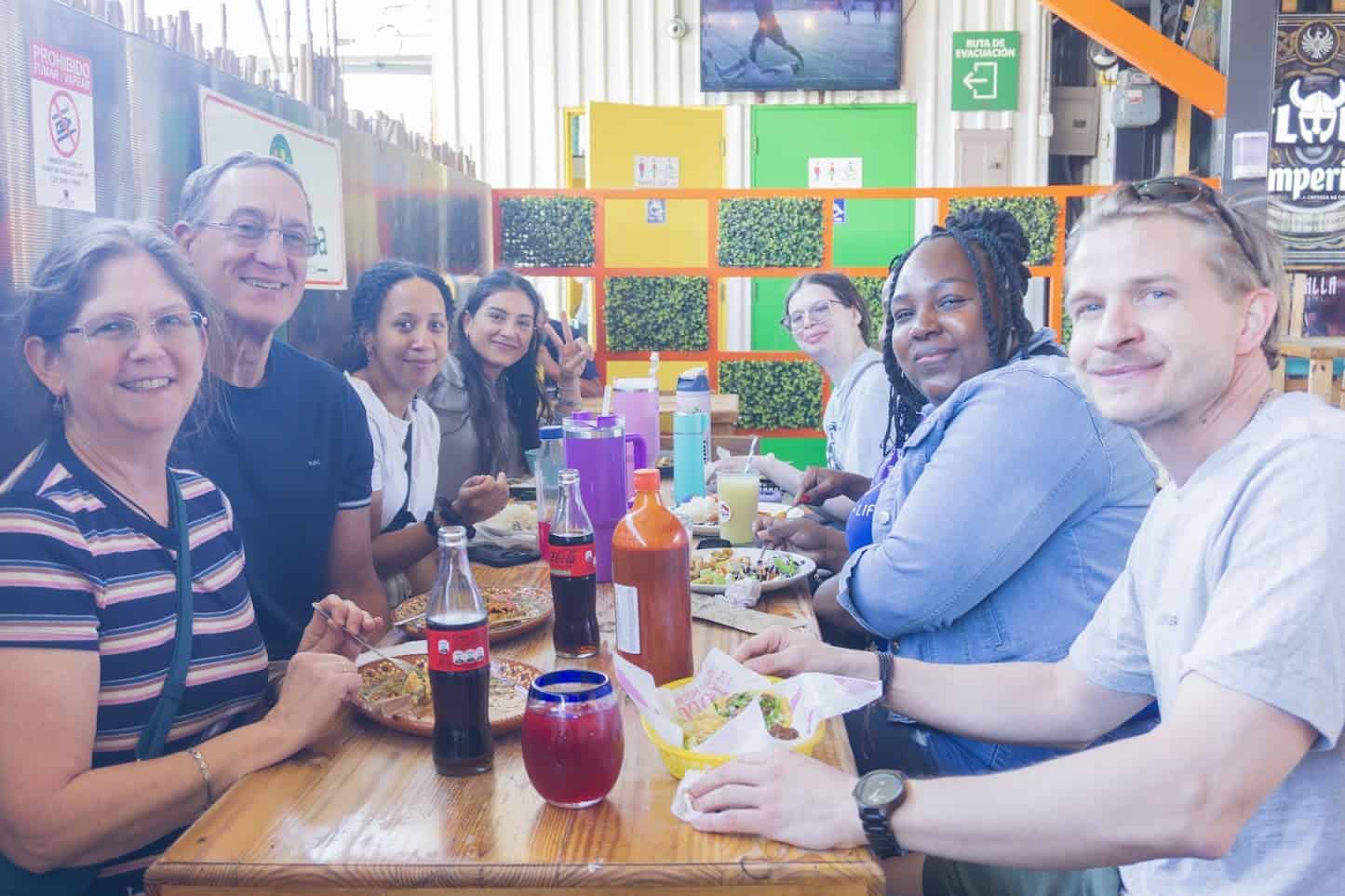 our-students-grouppicture-heredia-walking-tour-adult-header-ticolingo-spanish-school-1
